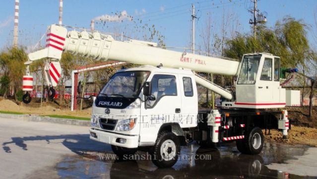 點擊查看詳細信息<br>標題：8噸汽車吊 閱讀次數：2891