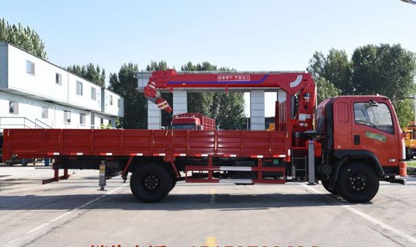 點擊查看詳細信息<br>標題：6.3噸東風160馬力隨車吊 閱讀次數：1650