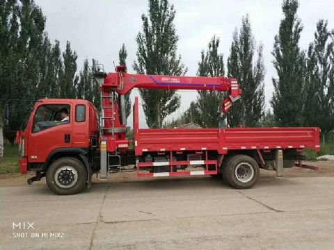 點擊查看詳細信息<br>標(biāo)題：8噸東風(fēng)隨車吊 閱讀次數(shù)：1826