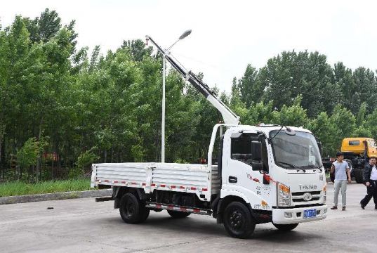 點擊查看詳細信息<br>標題：1.2噸折臂吊 閱讀次數：1565