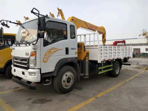 點擊查看詳細信息<br>標題：5噸重汽豪曼隨車吊 閱讀次數：2661